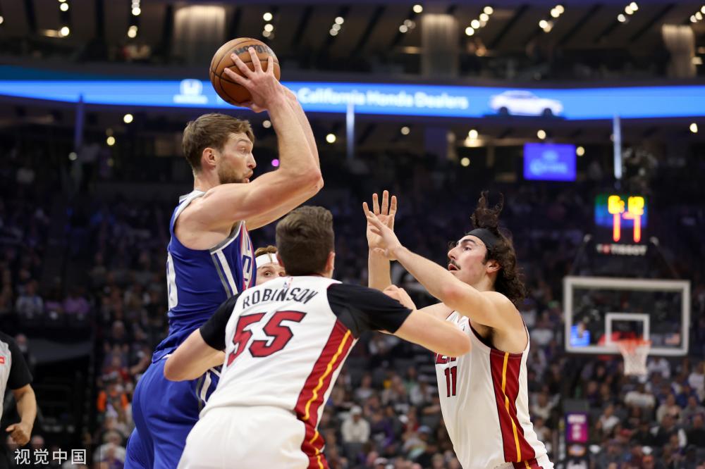 员在场上的 员在场上的